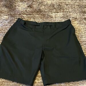 men’s golf shorts